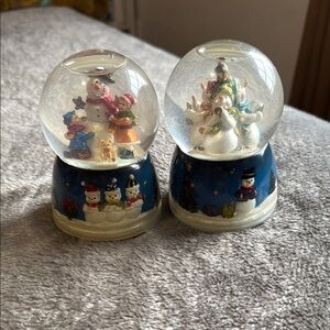 Festive Snow Globes with Snowman and Christmas Scene